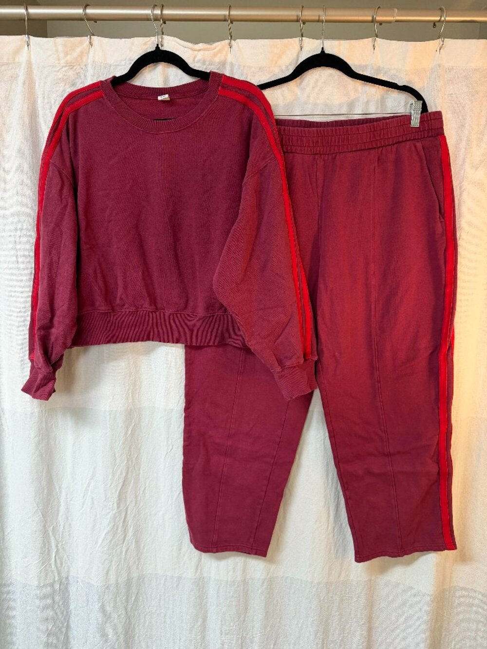 SoComfy Sweatshirt & Joggers Set